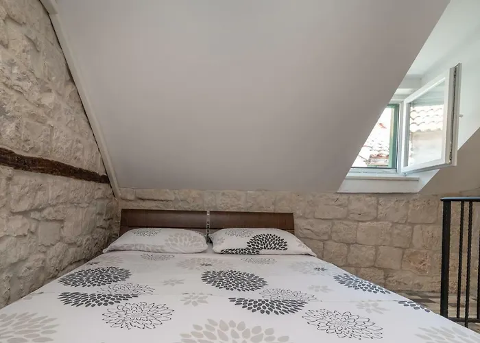Skuribanda Apartman Trogir